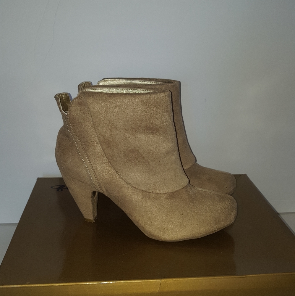 Suede boots 9